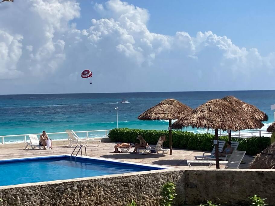 Cancun Oceanfront, Entire Apartment Exterior foto