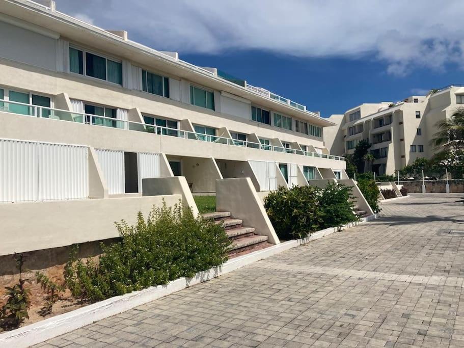 Cancun Oceanfront, Entire Apartment Exterior foto